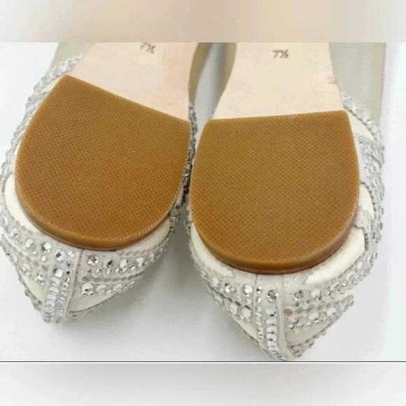 Badgley Mischka Women's Gigi Pointed Toe Jeweled Ivory Ballet Flats 7.5 - Picture 9 of 14